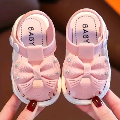 Picture of Sweet Princess Sandals 2022 New Release Stylish Kids Fashion Covered Toes Soft Girl Pink Flower Children Snap Button Flat Casual Non-Slip