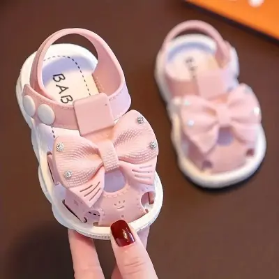 Picture of Sweet Princess Sandals 2022 New Release Stylish Kids Fashion Covered Toes Soft Girl Pink Flower Children Snap Button Flat Casual Non-Slip