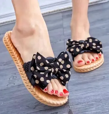 Picture of New Trending popular slippers for women, fashionable outdoor beach non slip slippers House slippers for Girl's