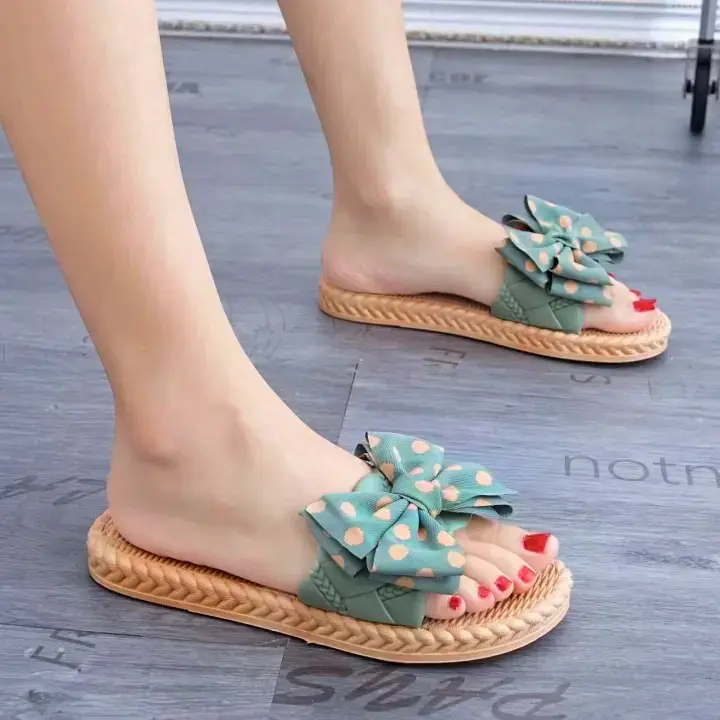 Picture of New Trending popular slippers for women, fashionable outdoor beach non slip slippers House slippers for Girl's