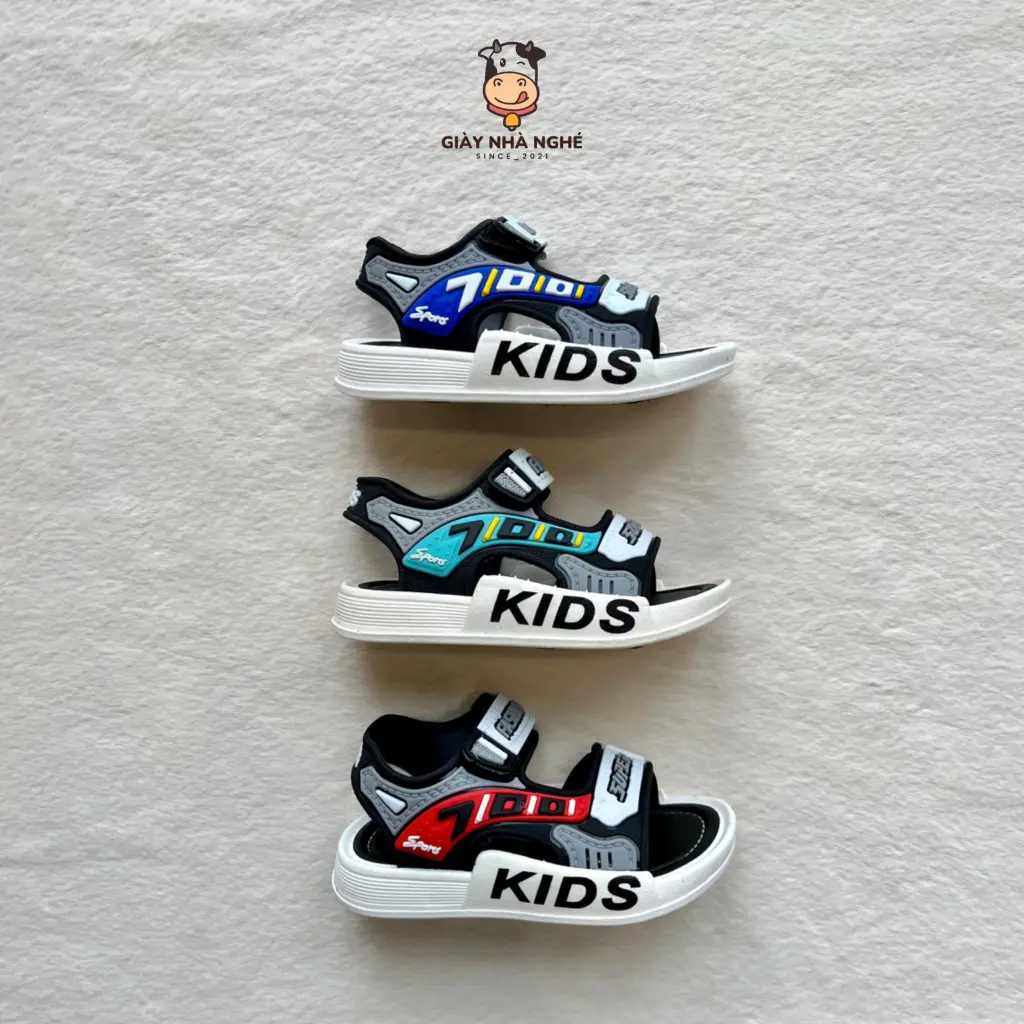 Picture of Kids Sports Casual Student Pvc Sandals Soft Non-slip Fashion Wild New Summer Children Beach Sandals For Boys And Girls Soft Toddler kids sandal Red Blue Black EUR 21-30