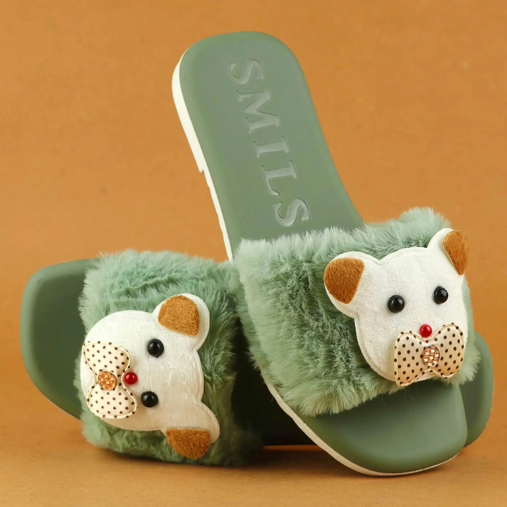 Picture of Flat Slipper for girls New collection Winter slipper for women Room Slipper house slipper wool slipper New premium winter Slippers  for woman