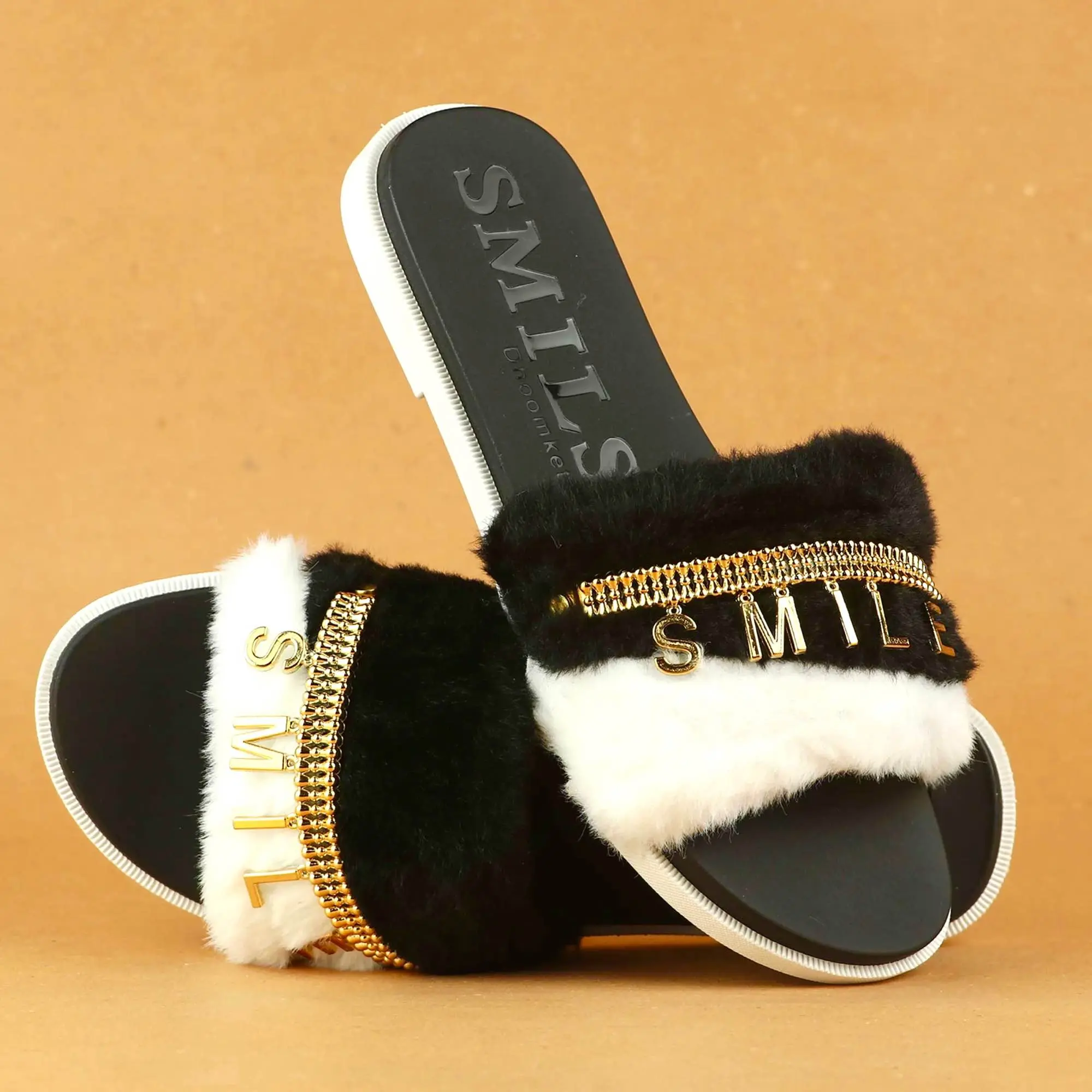 Picture of Flat Slipper for girls New collection Winter slipper for women Room Slipper house slipper wool slippers