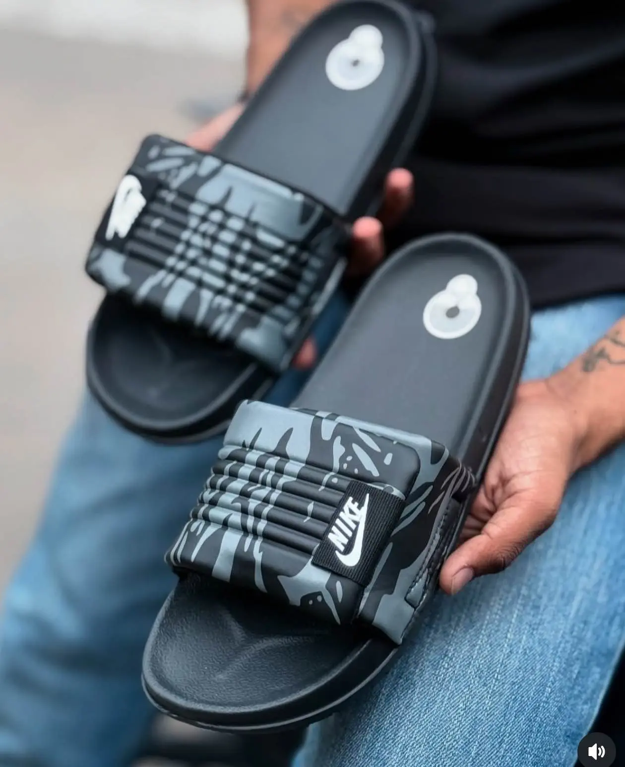 Picture of Stylish Rad Folding Nikee Printe Slides Slipper for Men TreadVibe