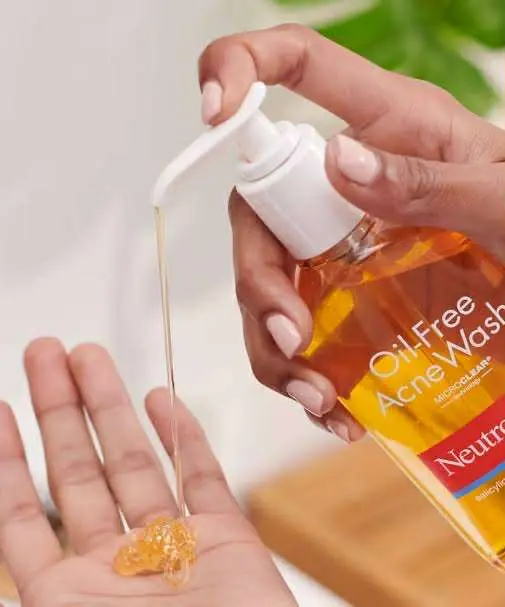 Picture of Neutrogena Oil-Free Acne Wash 177ml