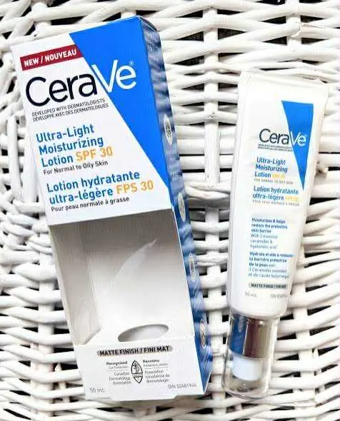 Picture of Cerave Ultra-Light Moisturizing Lotion Broad Spectrum Spf 30
