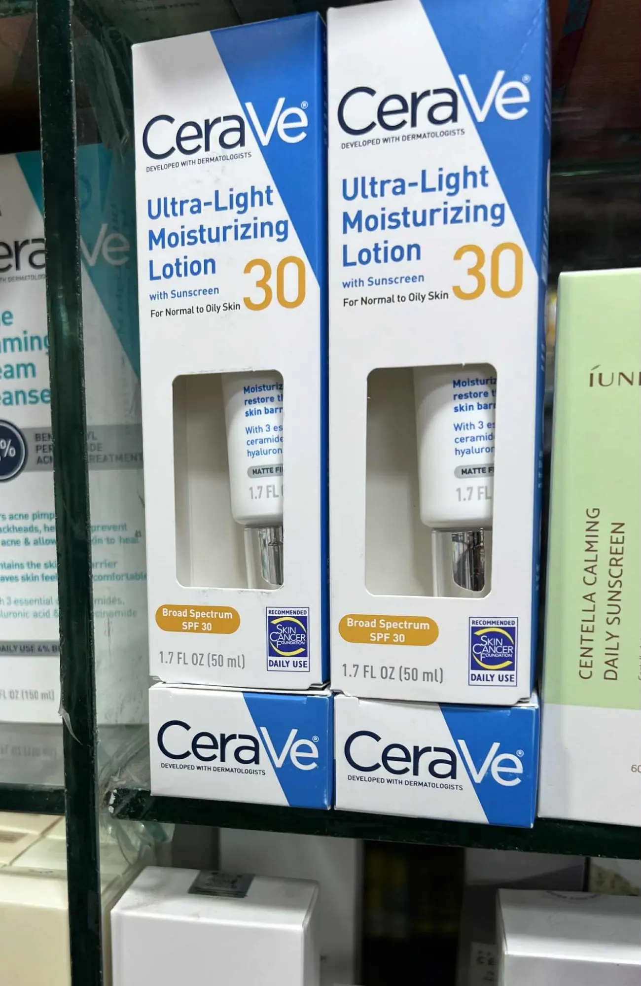 Picture of Cerave Ultra-Light Moisturizing Lotion Broad Spectrum Spf 30