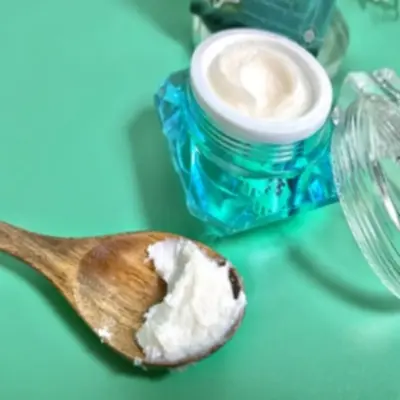 Picture of Feique Green Tea Vital Whitening Freckle Removing Cream 25gm