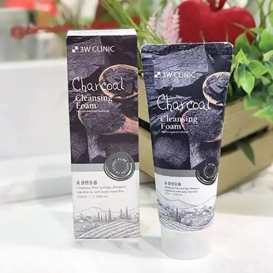 Picture of 3w Clinic Charcoal Cleansing Foam- 100ml