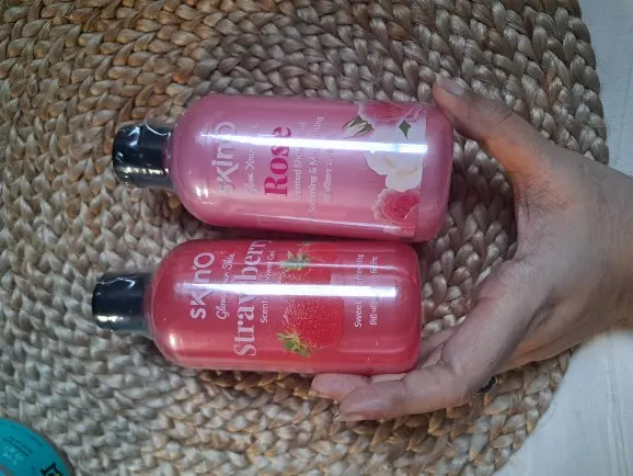 Picture of SKINO STRAWBERRY+ROSE COMBO SCENTED SHOWER GEL 220ML (made in bangladesh)