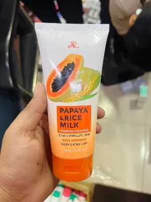 Picture of Papaya and Rice milk foaming face wash-150 Ml