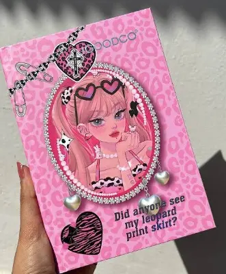 Picture of Igoodco 4 in 1 Viral Makeup Book Item