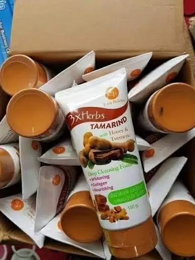 Picture of Eliza Helena 3X Herbs Tamarind Honey Turmeric Facial Foam