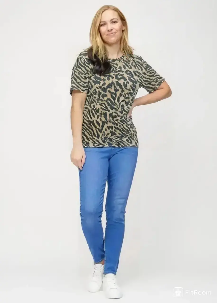 Picture of Denim High quality pant and t-shirt for girls stylish jeans and tops | Joggers pant and tops set for Woman