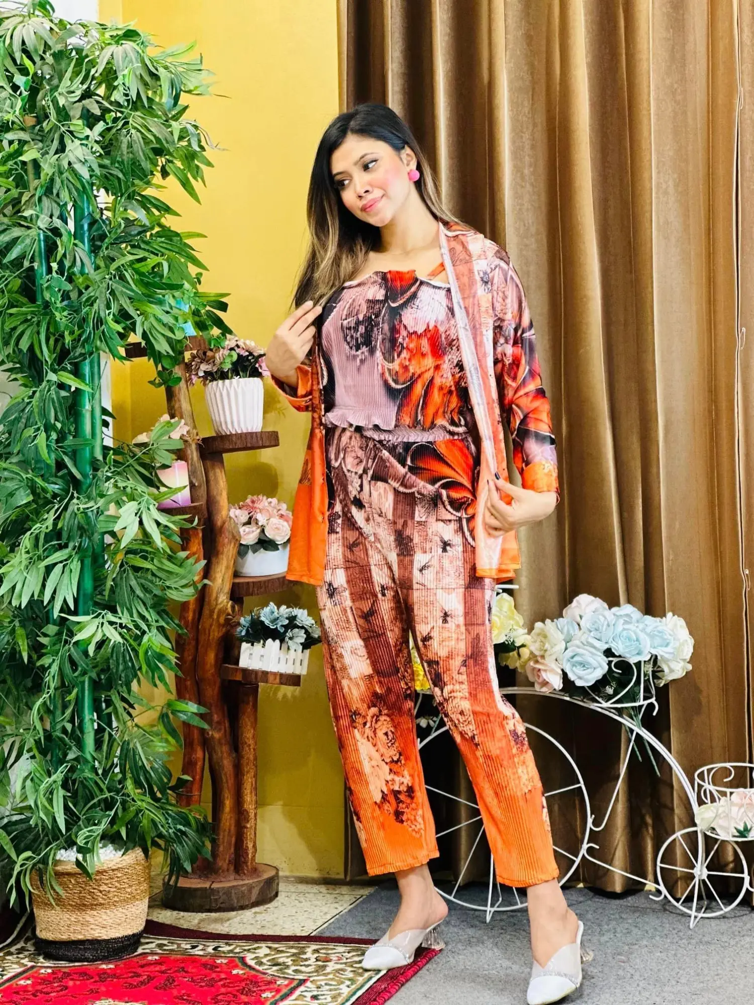 Picture of Premium quality fabrics five part nightdress for woman Nighty