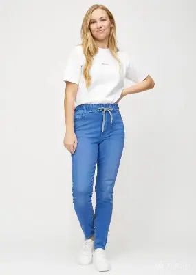 Picture of Fashionable Skinny Denim Jeans Pant for Woman