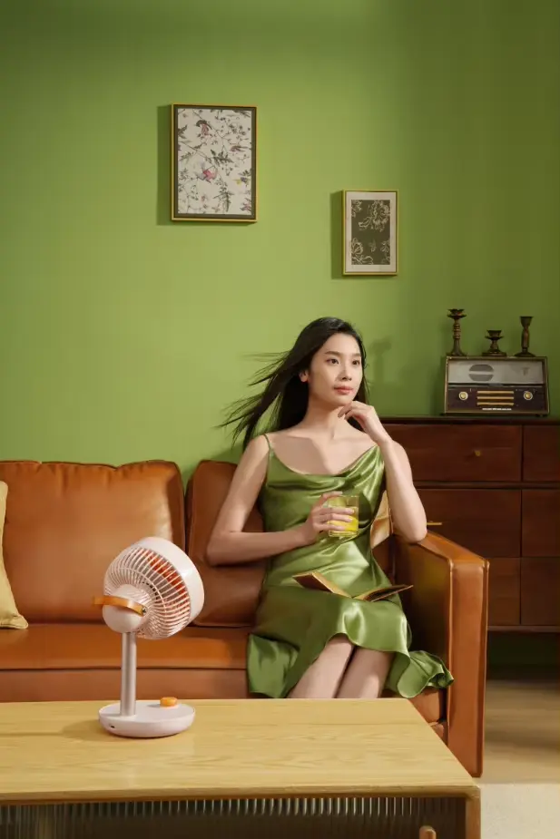 Picture of Remax RS-ZF07 Retro Vintage Desktop 3600mAh Large Battary Rechargable Oscillating Head Fan - Purple