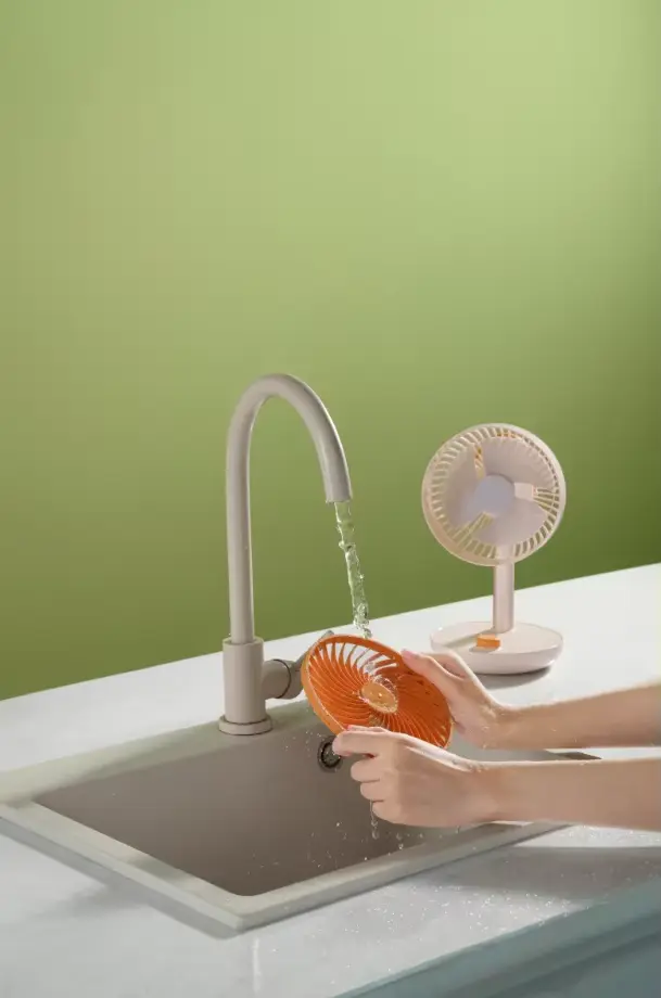 Picture of Remax RS-ZF07 Retro Vintage Desktop 3600mAh Large Battary Rechargable Oscillating Head Fan - Purple