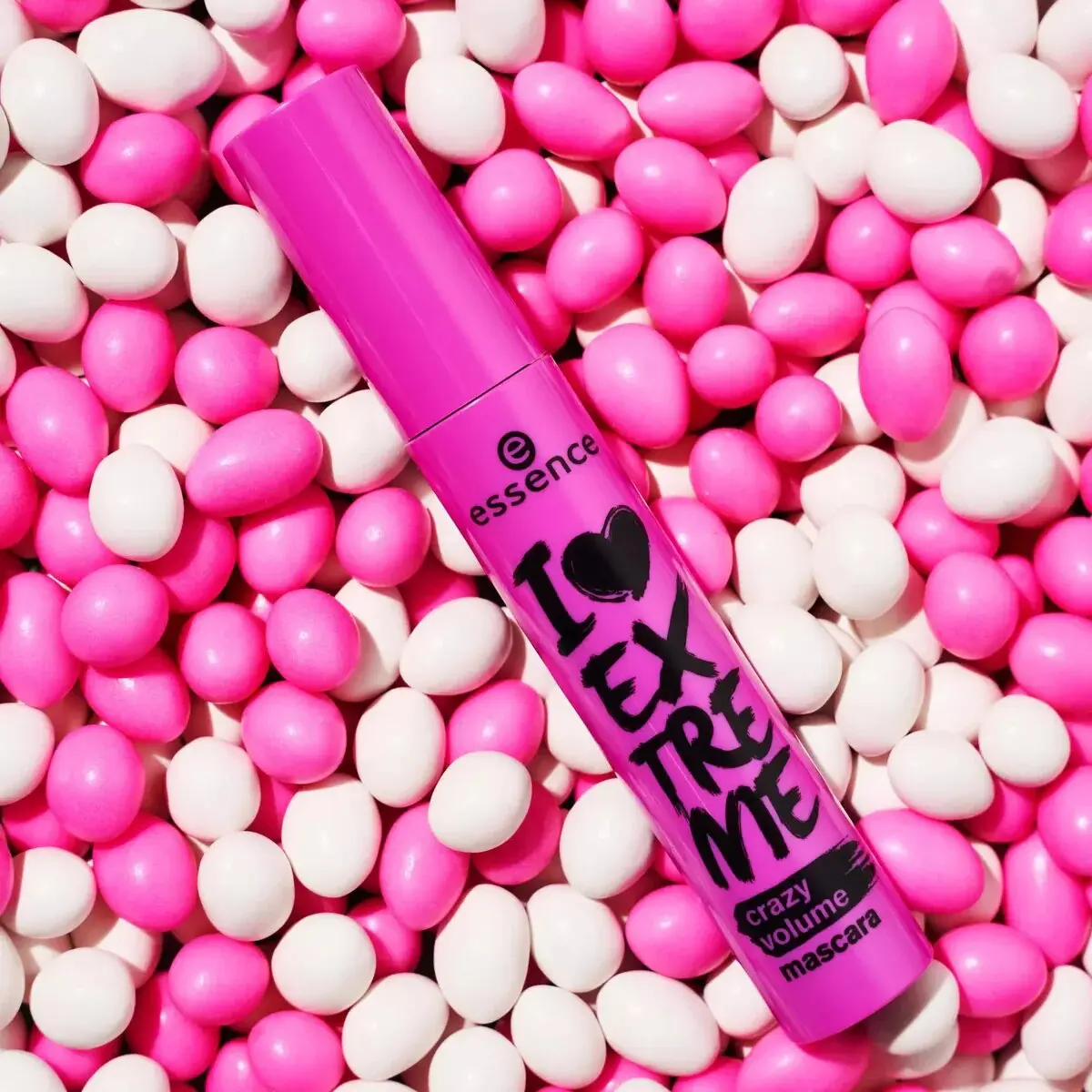 Picture of Essence I Love Extreme Crazy Volume Mascara 12ml (Waterproof)