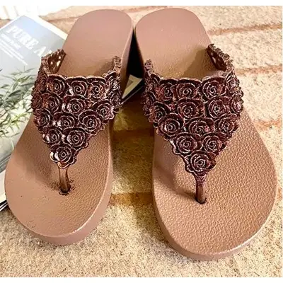 Picture of Slippers For Women Wearing Sloping Heels, Fashionable And Casual Summer Beach Shoes, Waterproof And Anti Slip Herringbone Indoor Slippers hill Shoes For Girl Sandal For Girl -(Color) Pink, Gold,Brawon Size Eu 36-40