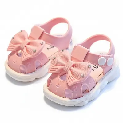 Picture of Sweet Princess Sandals 2022 New Release Stylish Kids Fashion Covered Toes Soft Girl Pink Flower Children Snap Button Flat Casual Non-Slip