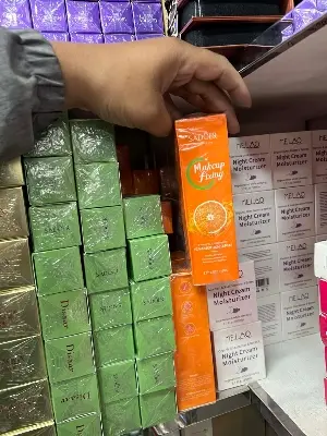 Picture of SADOER 5 Heavy VC Makeup Fixing Spray- 150ml