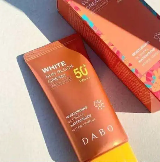 Picture of Dabo White Sun Block Power Sun Shield 50+ Moisturizing Sun Cream Gor Men & Women - 50 ML