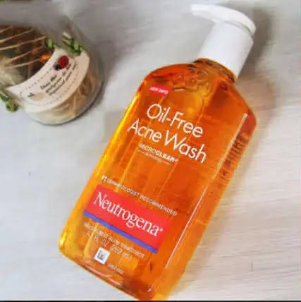 Picture of Neutrogena Oil-Free Acne Wash  177 ml