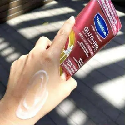 Picture of Healthy Bright Gluta Hya Serum Burst Lotion Pro-Age Restore