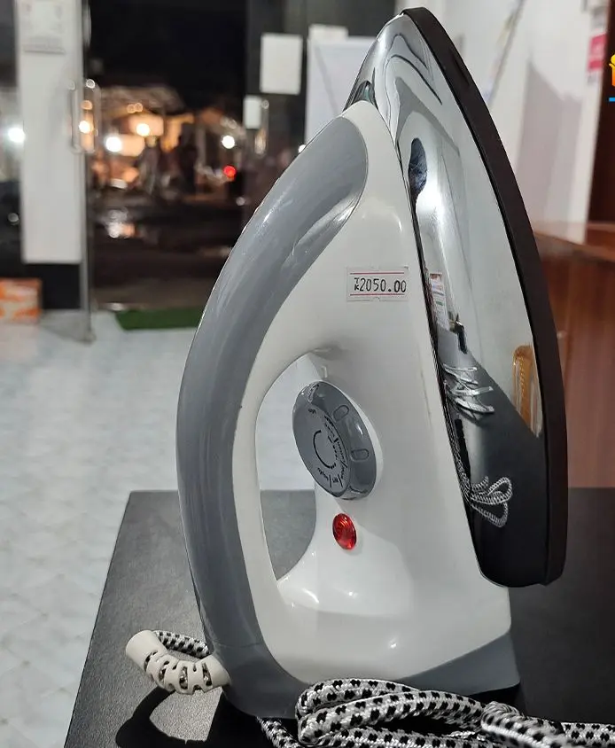 Picture of Kiam Heavy Dry Iron ES-535 - Multicolor