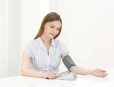 Picture of German Beurer BM 35 upper arm blood pressure monitor  With patented resting indicator (,M (8.7 - 12.5 inch))