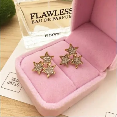 Picture of Korean Cubic Zirconia Stud Earrings Fashion Jewelry Crystal Star Earrings for Women Girls(Gold)