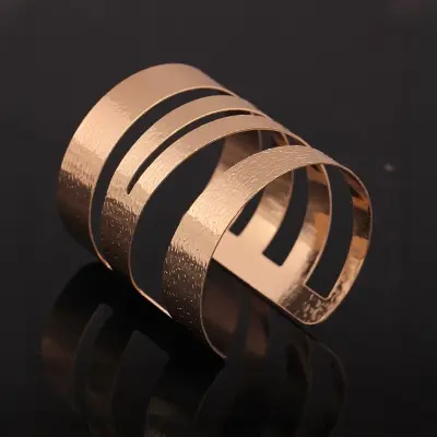 Picture of Women's Fashion Rectangular Metal Bracelet in Gold and Silver, Stylish Handwear, Individually Packaged
