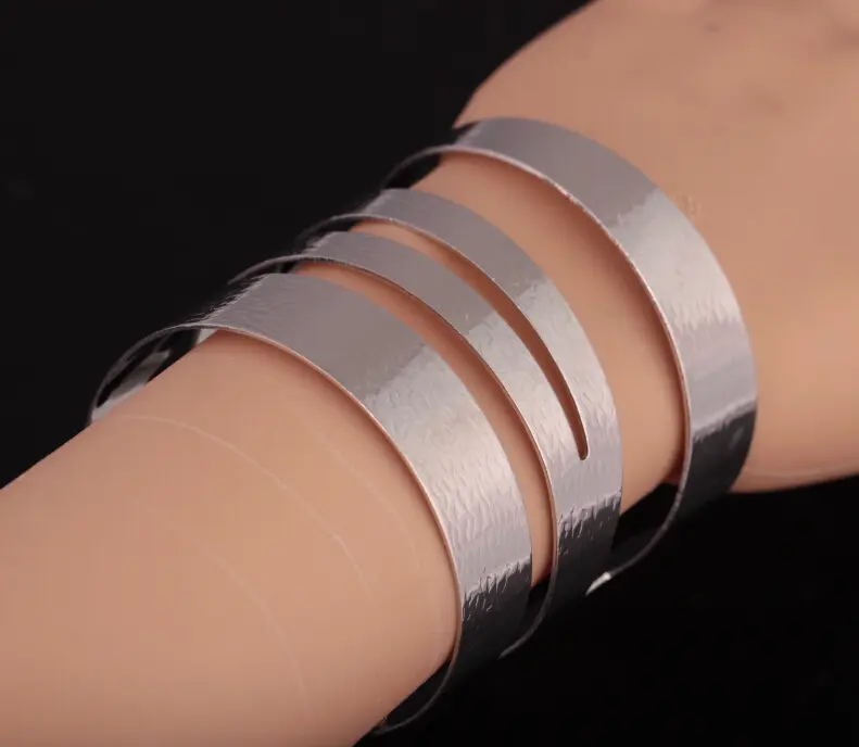 Picture of Women's Fashion Rectangular Metal Bracelet in Gold and Silver, Stylish Handwear, Individually Packaged