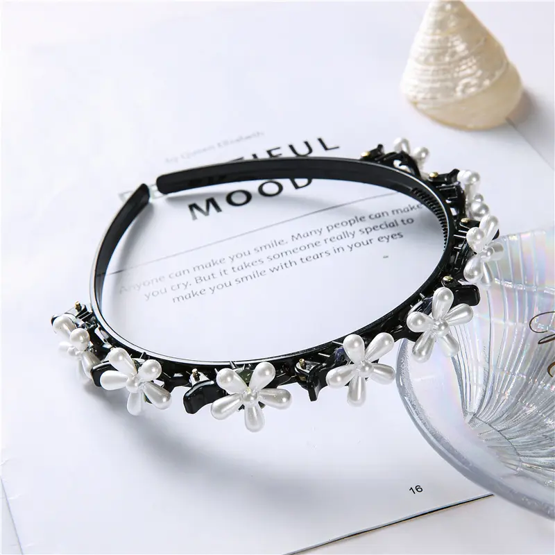 Picture of Fragmented bangs hair finishing artifact hairpin headband net red four-leaf clover new hairpin headband for girls