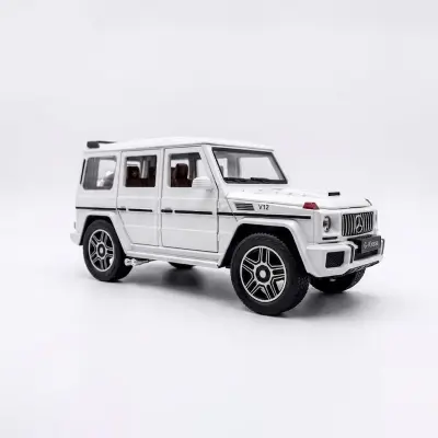 Picture of White 1:24 diecast alloy car mercedes benz die cast model g-class alloy toy car - White