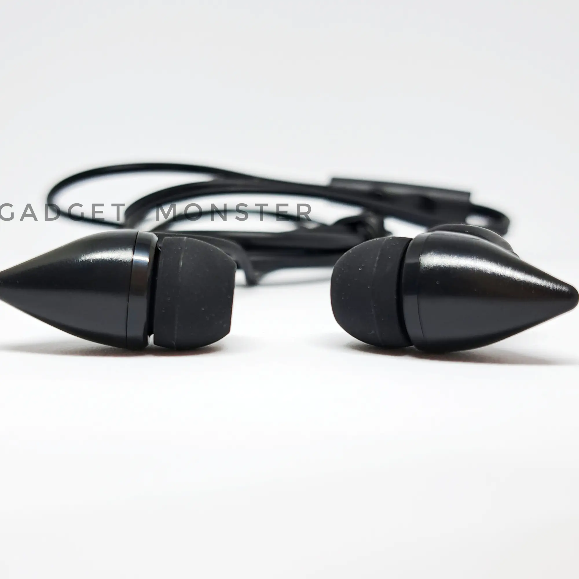 Picture of UIISII C100 In-ear Wired Heavy Bass Earphones with MIC - Ear Phone - Headphone - Ear Phone - Budget Earphone - Best Earphone (Black)