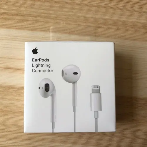 Picture of EarPods For Iphone with Lightning Connector In Ear Earphones And Headphone With Microphone For iphone Direct connection (White)