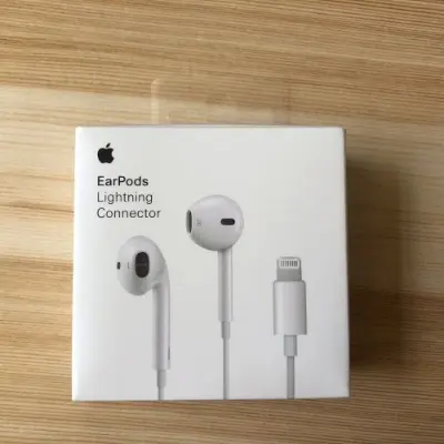 Picture of EarPods For Iphone with Lightning Connector In Ear Earphones And Headphone With Microphone For iphone Direct connection (White)