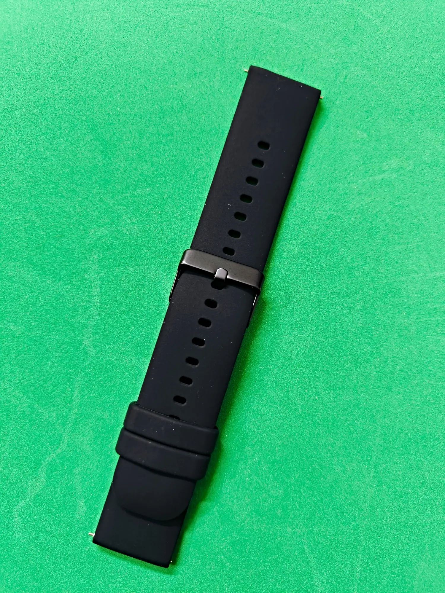 Picture of 22mm Soft Silicone Replacement Strap - Smart Watch Belt (Black,Freesize)