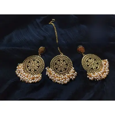 Picture of Exclusive Golden Gajra Tikli And Earnings Set For Women