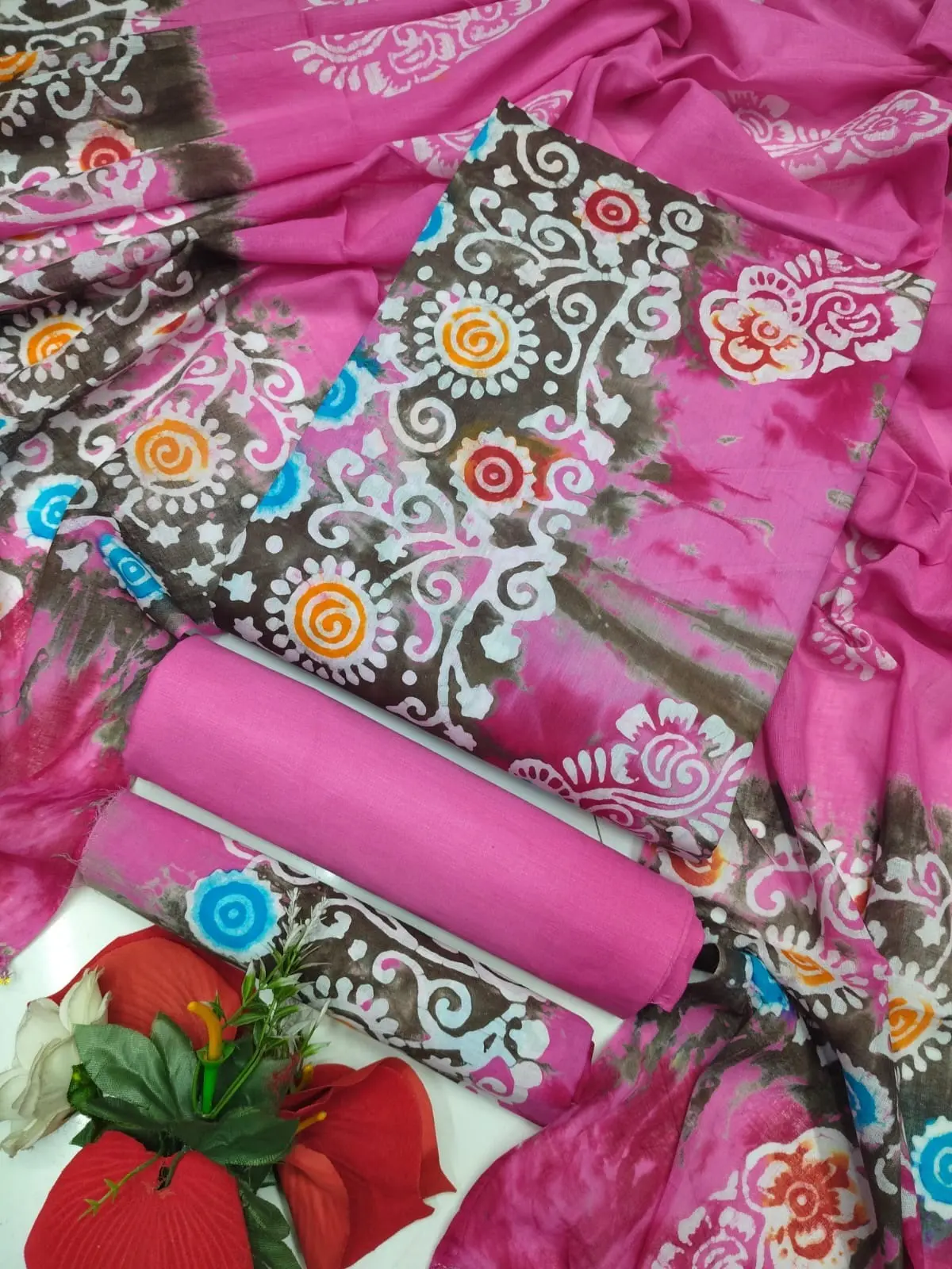 Picture of Unstitched Cotton Toli Batik Three-Piece for Women – Elegant, Comfortable