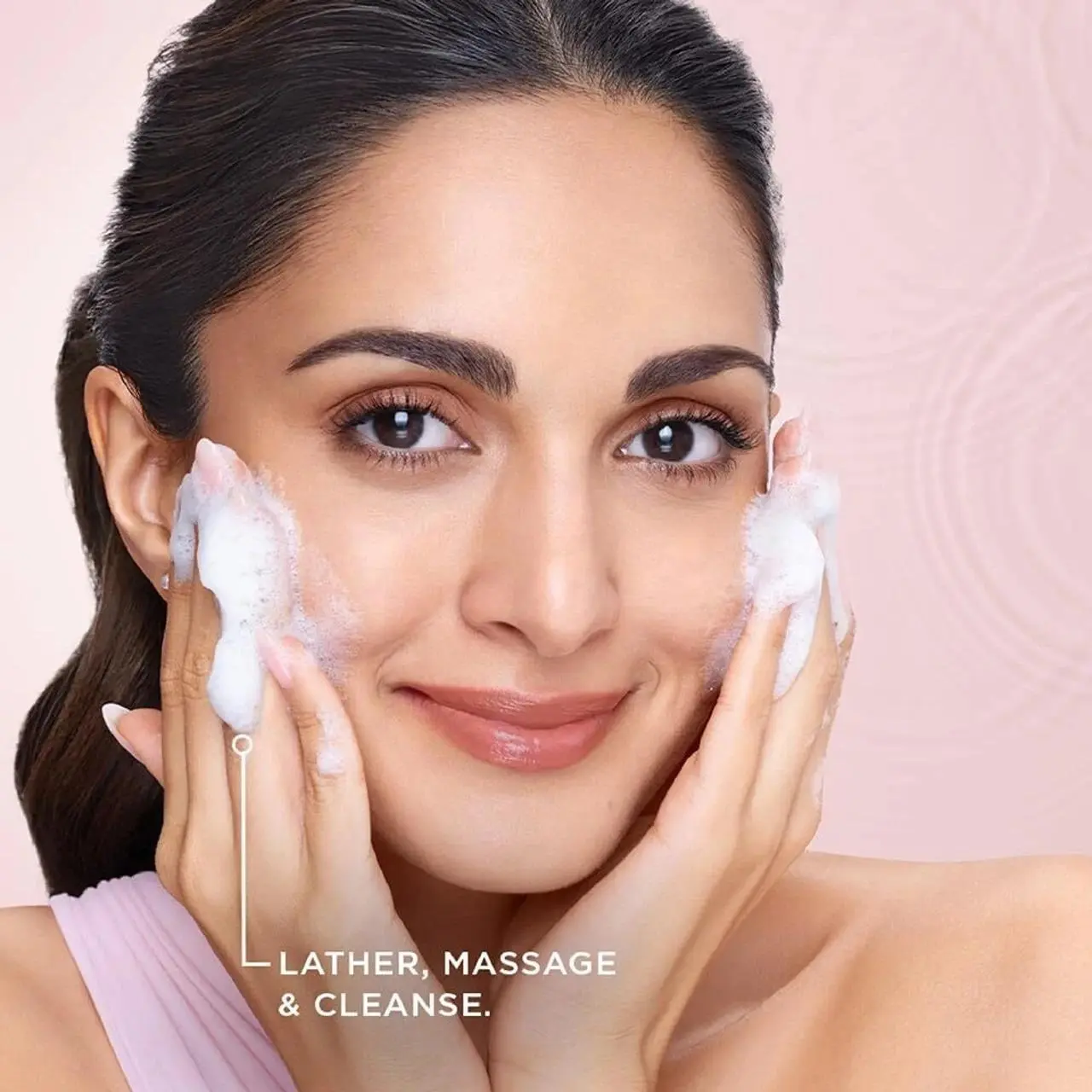 Picture of POND's Bright Beauty Facewash With Niacinamide 2x200g - (India)