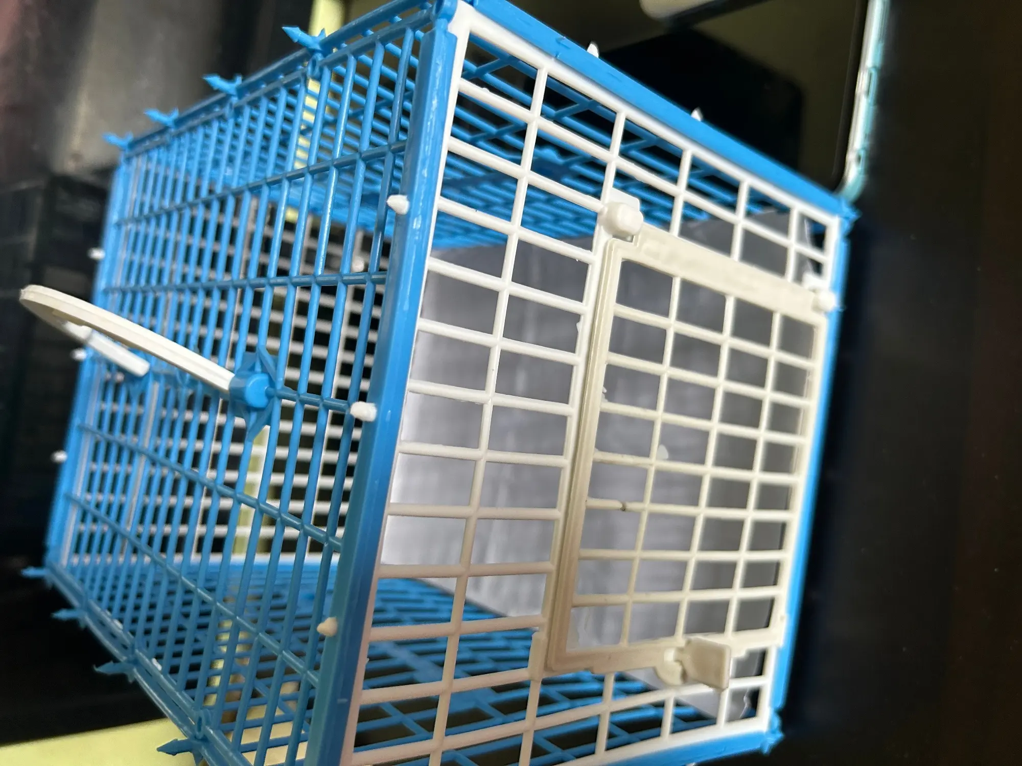 Picture of Carrying Cage For Bird (Plastic)-01 Pc