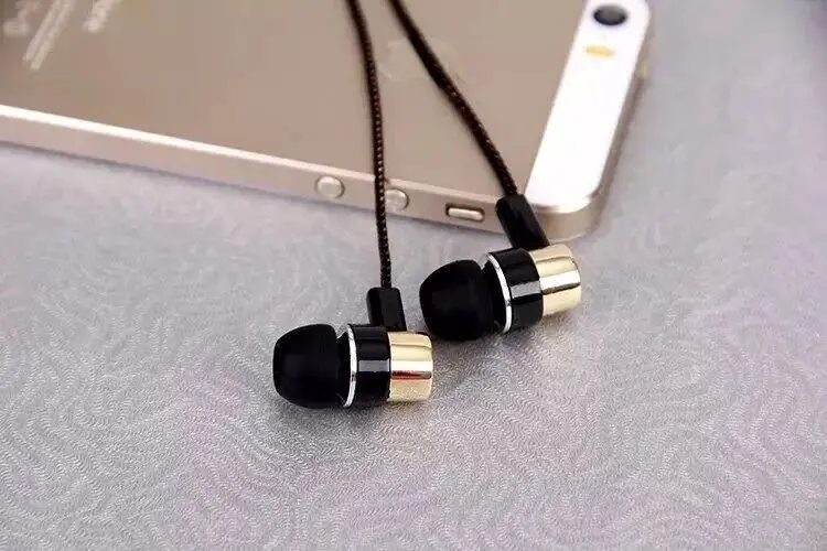 Picture of In-Ear Earphone-3.5mm Super Bass In-Ear Earphone Braided Wire Headset -Fashionable Wiring Cloth Cord Subwoofer Headphones In-Ear Braided Cord Wired Earplugs