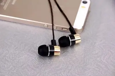 Picture of In-Ear Earphone-3.5mm Super Bass In-Ear Earphone Braided Wire Headset -Fashionable Wiring Cloth Cord Subwoofer Headphones In-Ear Braided Cord Wired Earplugs