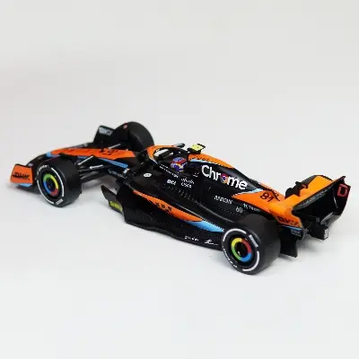 Picture of Official License 1/24 Mclaren F1 Metal Die Cast Car with Acrylic Box
