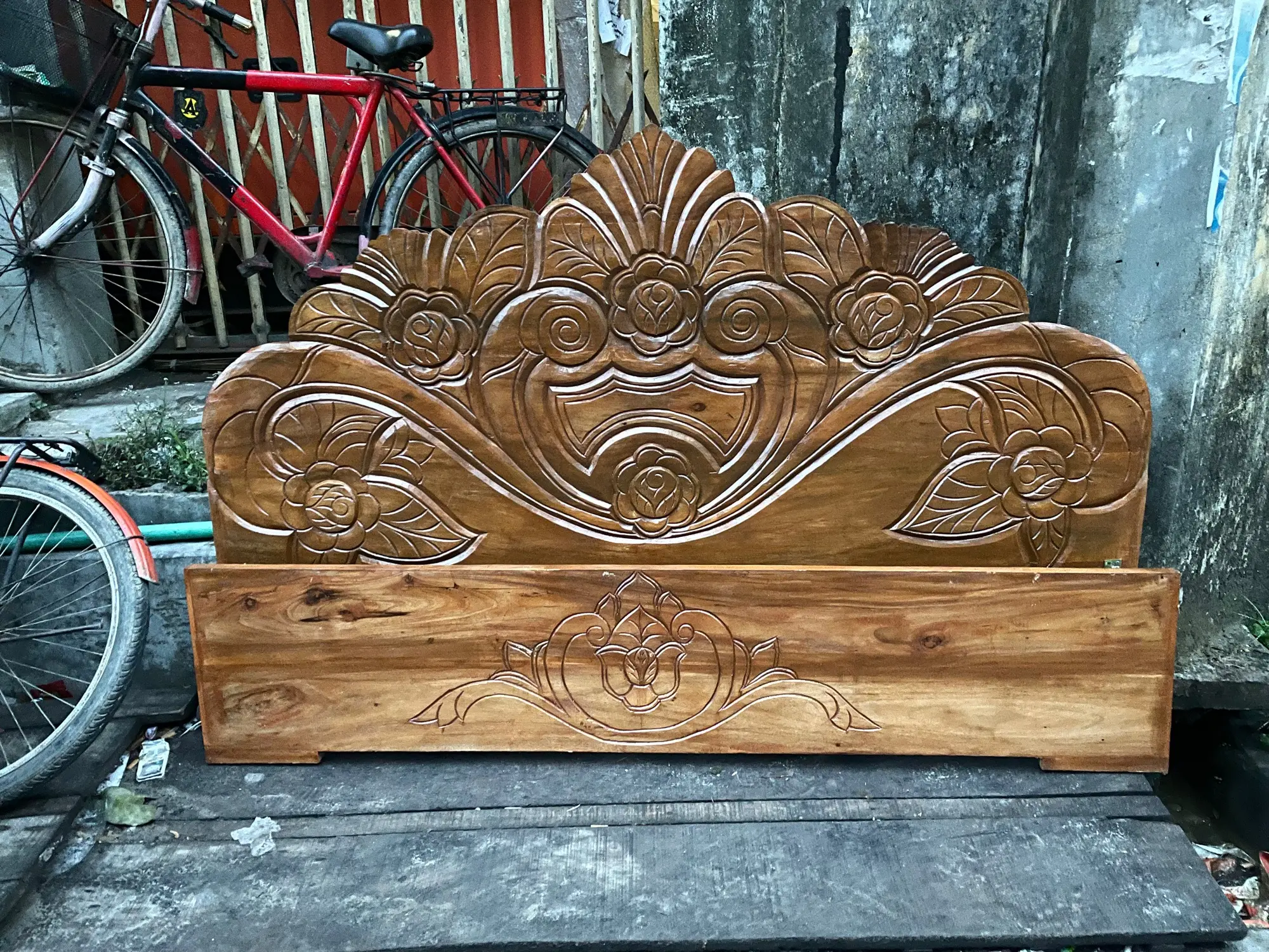 Picture of Bed king size solid wood 72*81 inc brown - Brown - King
