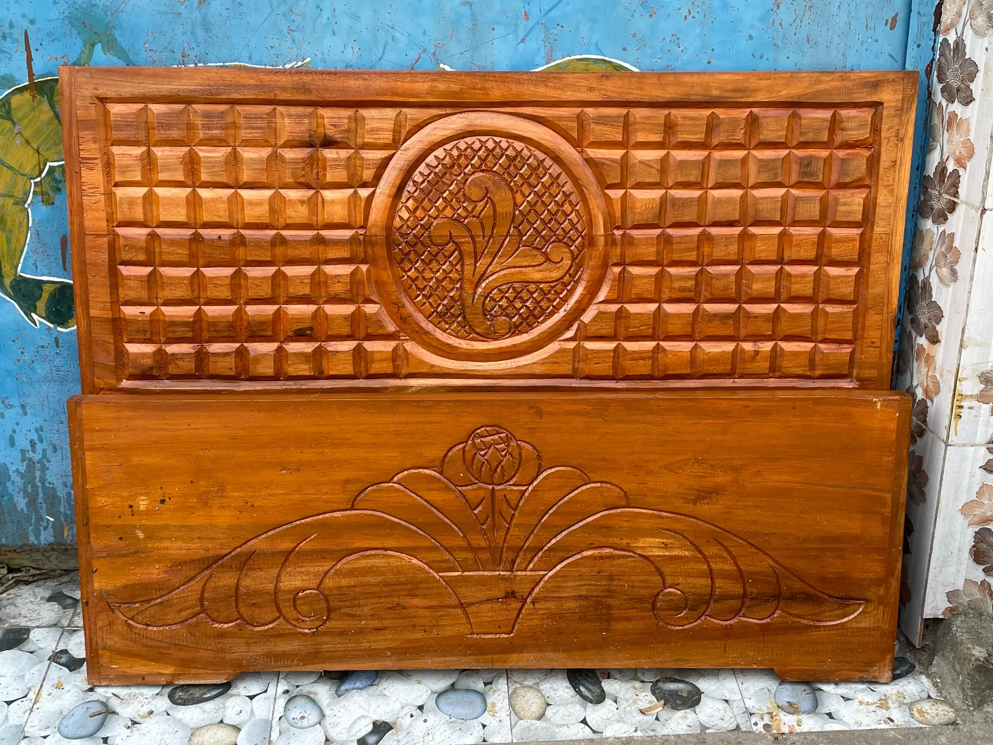 Picture of Bed solid jossori koroi kath English semi box 48incby81inc long - Brown - Single