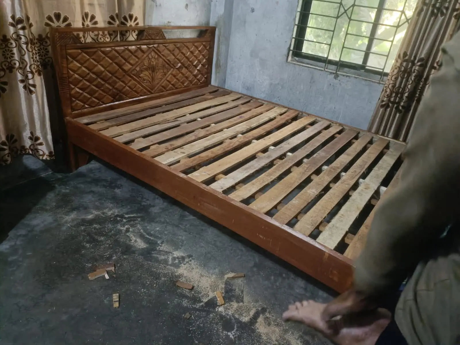 Picture of solid koroi wood bed double 5 by 7 feet 60 by 80 inches - Brown - Double